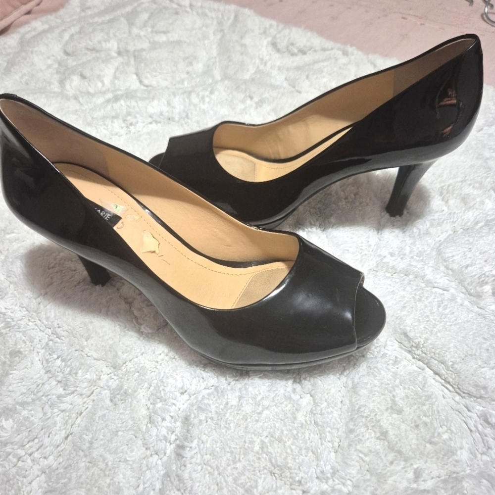 ALEX MARIE Black Classic Leather Heels..SIZE:8
